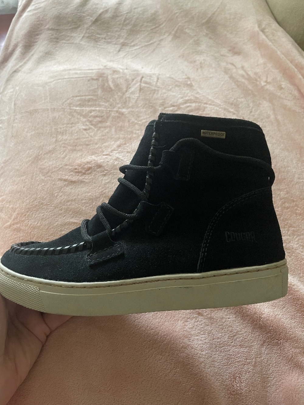 New Cougar winter boots, size 6M